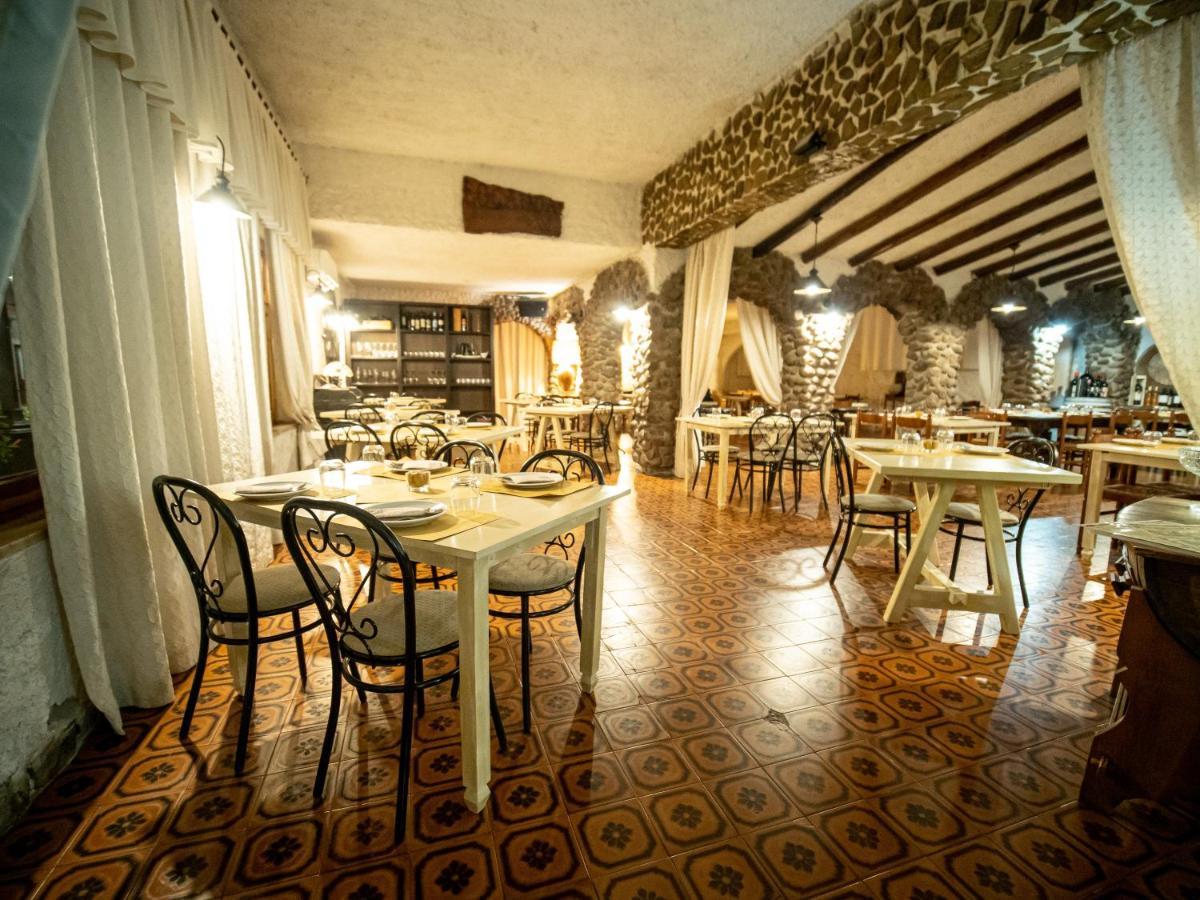 Albergo Ristorante Locanda Rosella Giba Ngoại thất bức ảnh